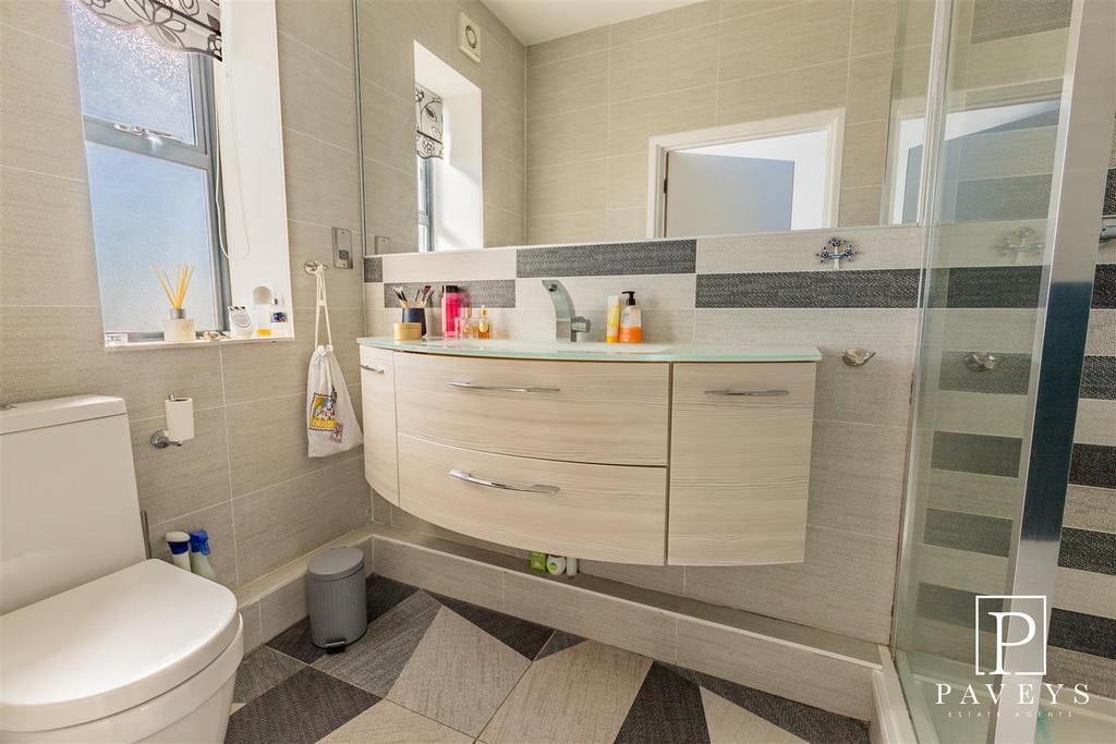 Ensuite shower room