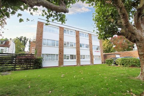 1 bedroom flat for sale, Broadmead Road, Woodford Green, IG8
