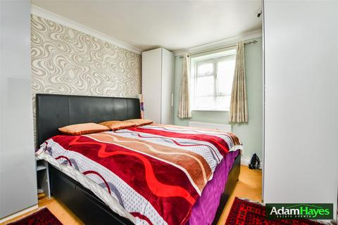 2 bedroom apartment for sale, Montrose Crescent, London N12