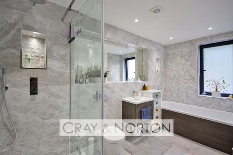 3 bedroom apartment for sale, Ward Close, South Croydon, CR2