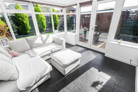 11 Fernview Drive, Ramsbottom, Bury, BL0 9XB