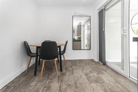 11 Fernview Drive, Ramsbottom, Bury, BL0 9XB