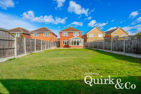 4 bedroom detached house for sale, Ruskoi Road, Canvey Island, SS8