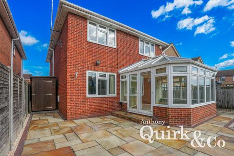 4 bedroom detached house for sale, Ruskoi Road, Canvey Island, SS8