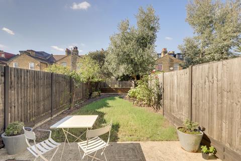 71 Nelgarde Road, London, SE6 4TB