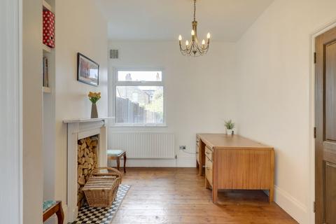 71 Nelgarde Road, London, SE6 4TB