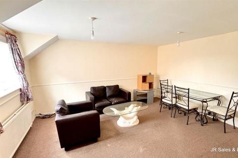 2 bedroom flat for sale, Flamstead End Road, West Cheshunt