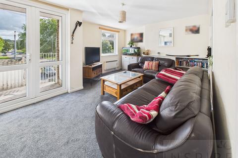 3 bedroom maisonette to rent, Tilgate Parade, Crawley RH10
