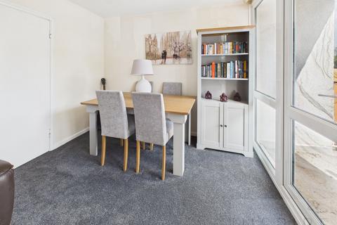 3 bedroom maisonette to rent, Tilgate Parade, Crawley RH10