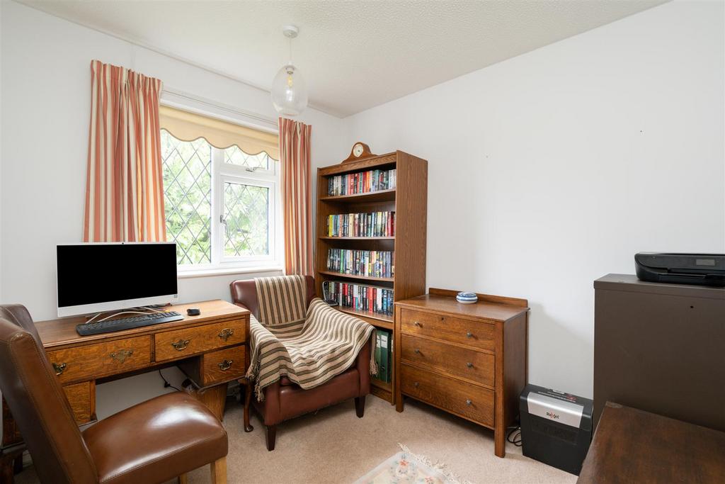 16 Frankholmes Drive 8.jpg