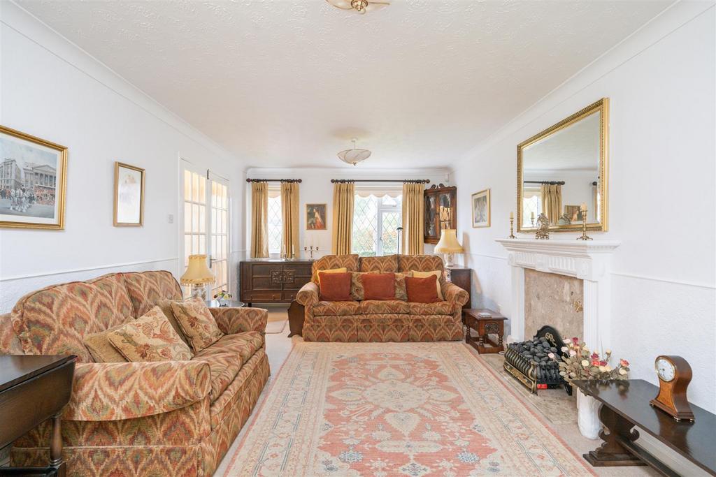 16 Frankholmes Drive 12.jpg
