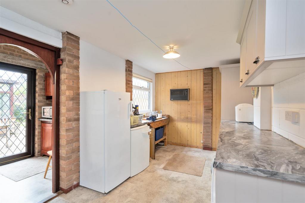 16 Frankholmes Drive 16.jpg