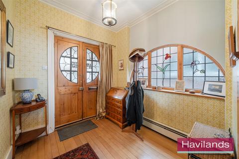 6 bedroom detached house for sale, The Chine, London