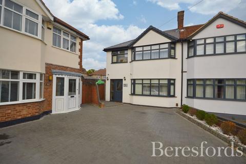 5 Don Way, Romford, RM1 4YR