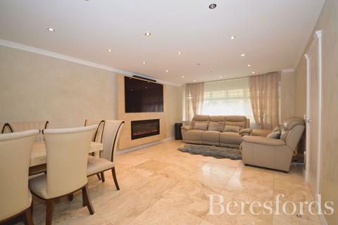 5 Don Way, Romford, RM1 4YR