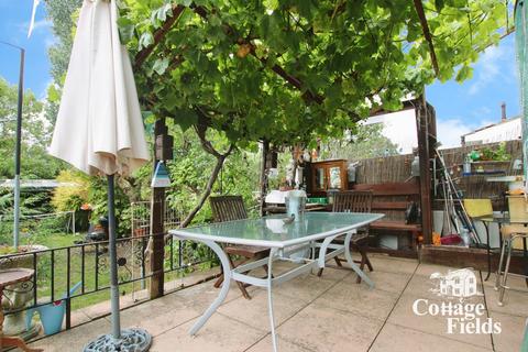 3 bedroom semi-detached house for sale, Grasvenor Avenue, Barnet, EN5