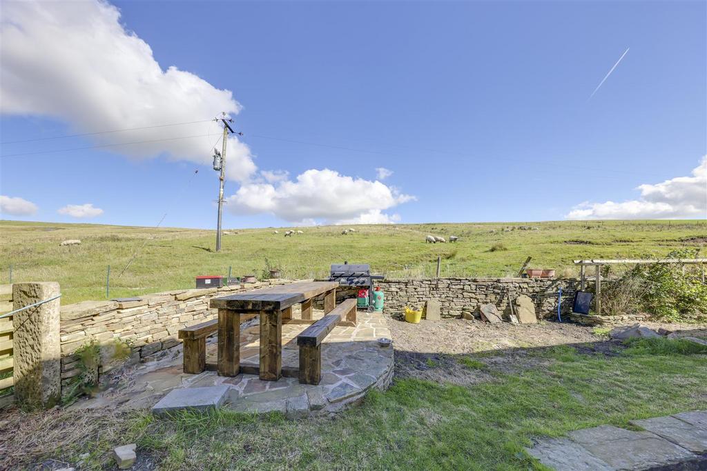Outside Dining / Entertaining
