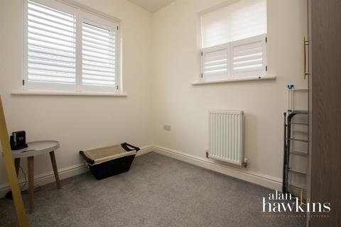 3 Barrow Close, Royal Wootton Bassett, Swindon, SN4 8FE