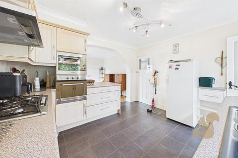 3 bedroom detached bungalow for sale, The Street, Pebmarsh