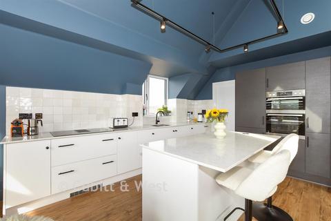 5 bedroom townhouse for sale, Songhurst Gardens, Pease Pottage, Crawley, West Sussex