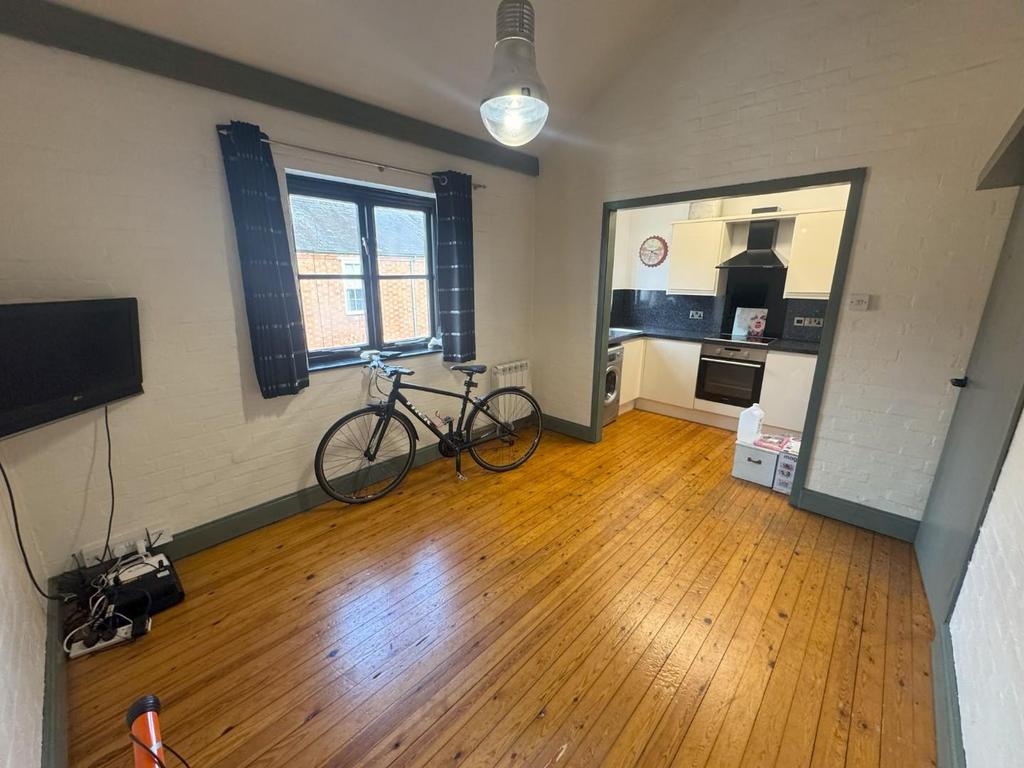 Living area.jpg