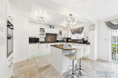 5 bedroom detached house for sale, Princes Way,  Fleetwood, FY7
