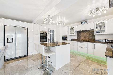 5 bedroom detached house for sale, Princes Way,  Fleetwood, FY7