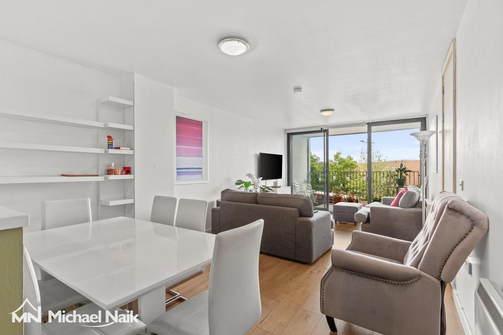 Raines Court, N16