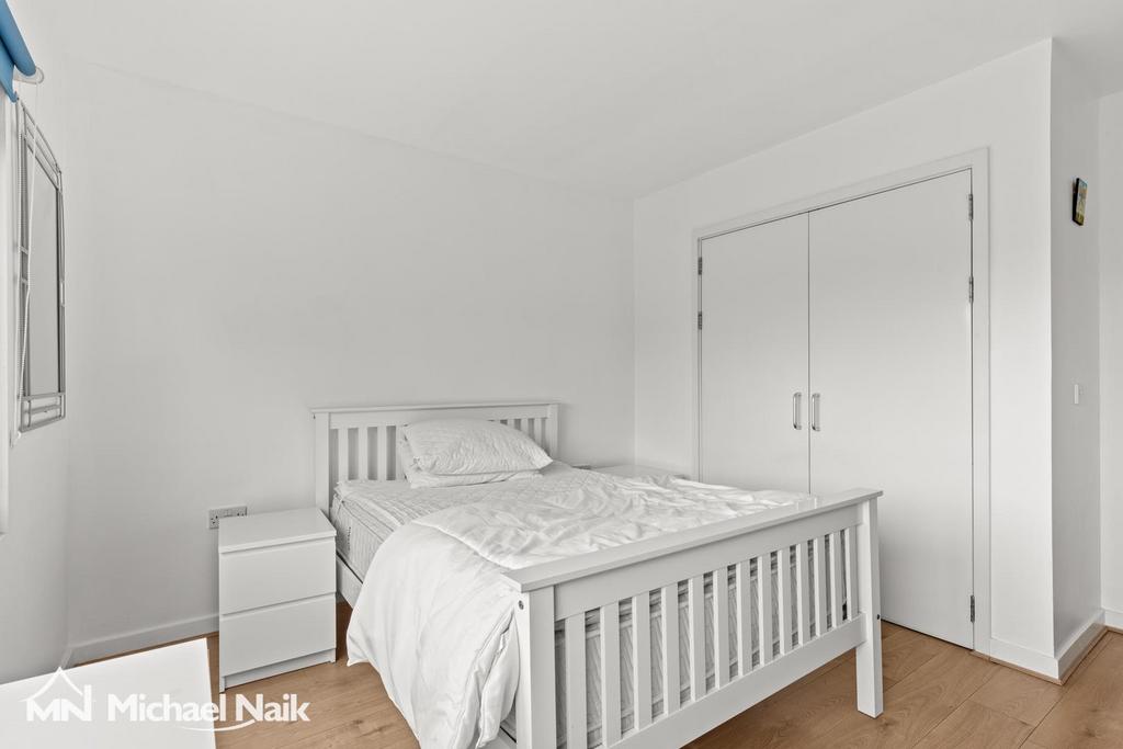 Raines Court, N16