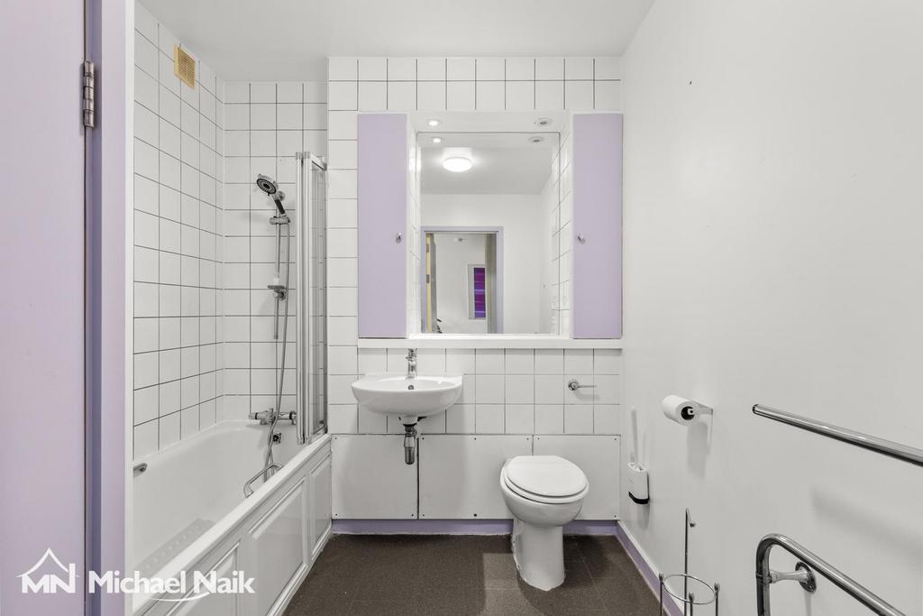 Raines Court, N16