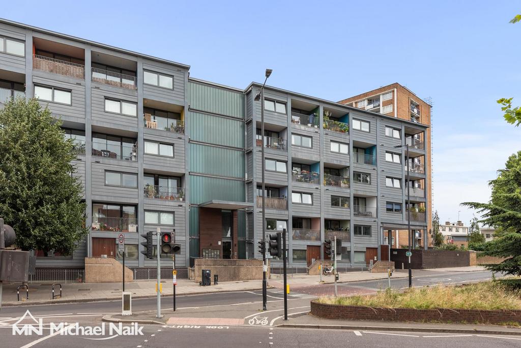 Raines Court, N16