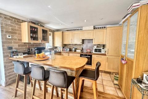 2 bedroom flat for sale, Queens Park