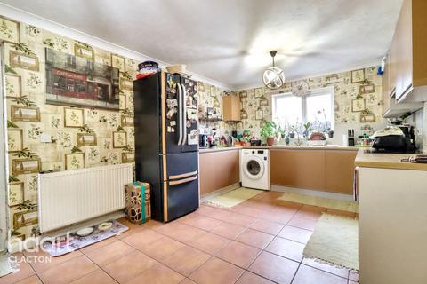 4 bedroom detached house for sale, Agincourt Road, Clacton-On-Sea