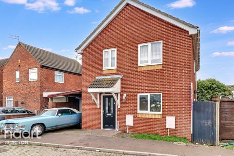 4 bedroom detached house for sale, Agincourt Road, Clacton-On-Sea