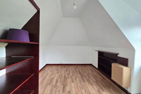 undefined, Cargate Avenue, Aldershot GU11