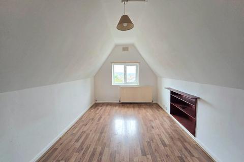 undefined, Cargate Avenue, Aldershot GU11