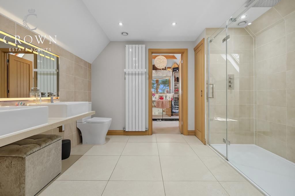 Master Bedroom Twin En-Suite