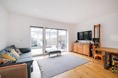 3 bedroom terraced house for sale, Ellis Avenue, Dagenham RM8