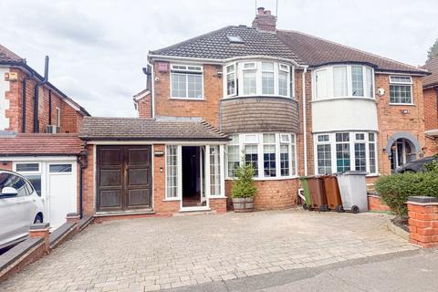 Berkekeley Road, Shirley, B90