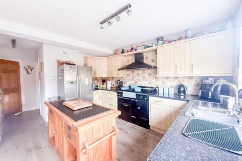4 bedroom semi-detached house for sale, Berkekeley Road, Shirley, B90