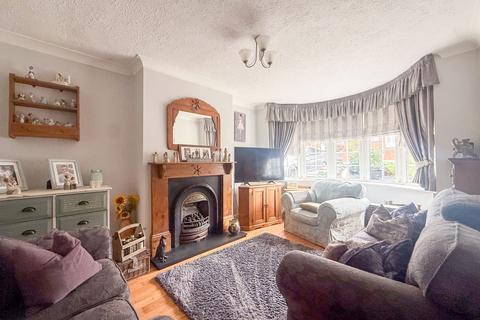 4 bedroom semi-detached house for sale, Berkekeley Road, Shirley, B90