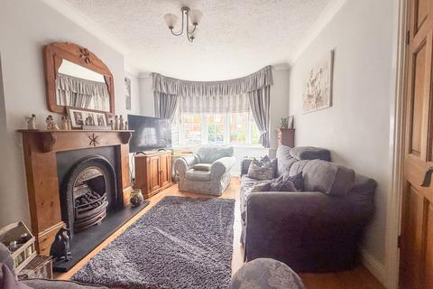4 bedroom semi-detached house for sale, Berkekeley Road, Shirley, B90