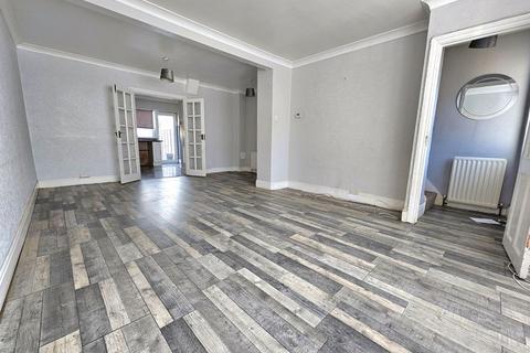 2 bedroom terraced house for sale, Oakleigh Road, Uxbridge, UB10