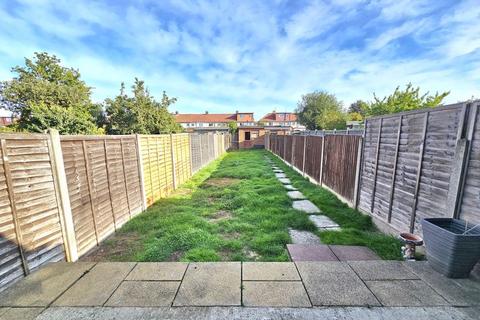 2 bedroom terraced house for sale, Oakleigh Road, Uxbridge, UB10
