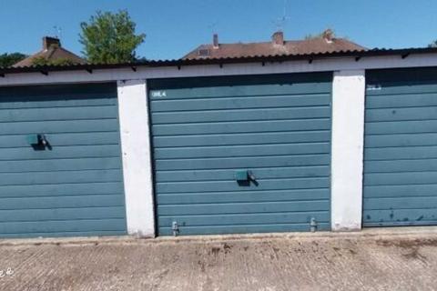 Garage to rent, Andrewartha Road, Farnborough GU14