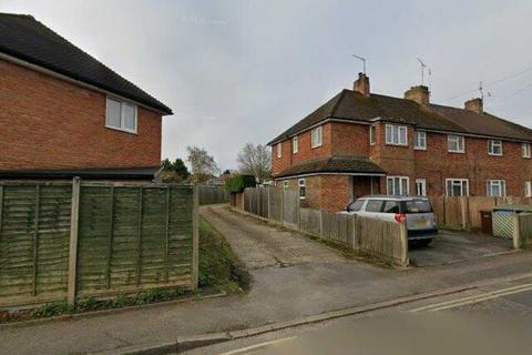 Garage to rent, Andrewartha Road, Farnborough GU14