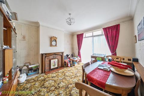 5 bedroom semi-detached house for sale, Nursery Close, Croydon, CR0