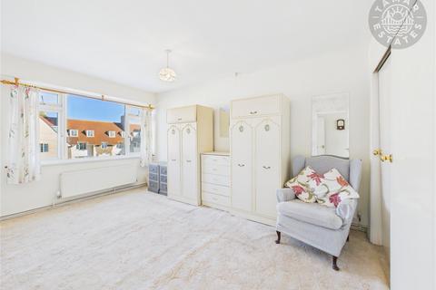 undefined, ''Coastal sophistication with a view that stretches to the horizon''.