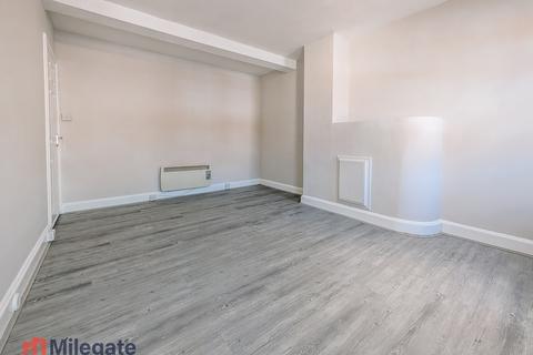 3 bedroom maisonette to rent, Church Road, Ashford TW15