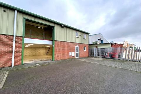 Industrial unit to rent, Maldon Rd Latchingdon CM3 6LG